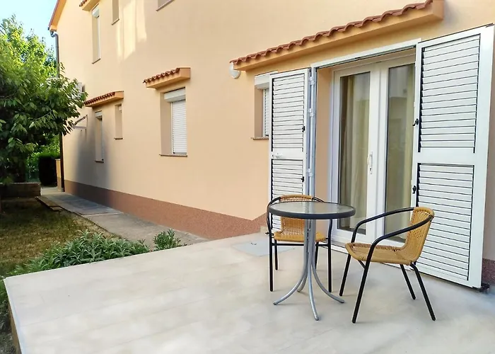 Apartments Cizmesija