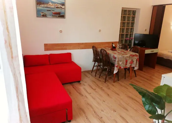 Apartments Cizmesija