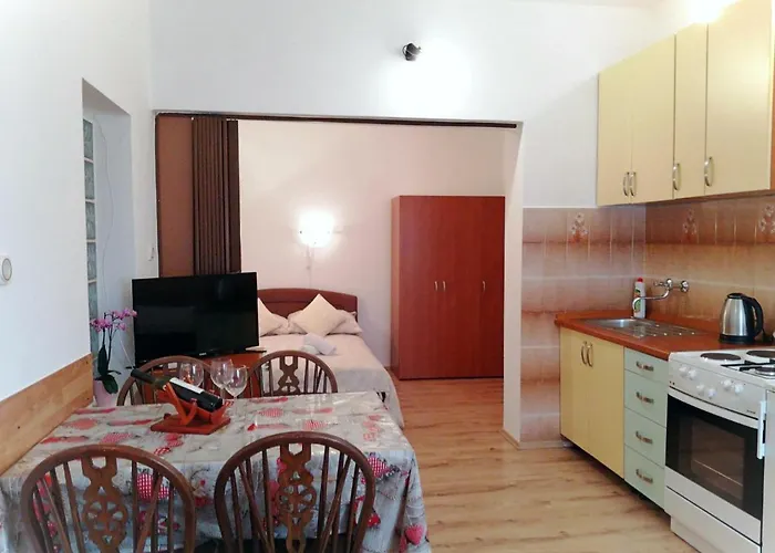 Apartments Cizmesija